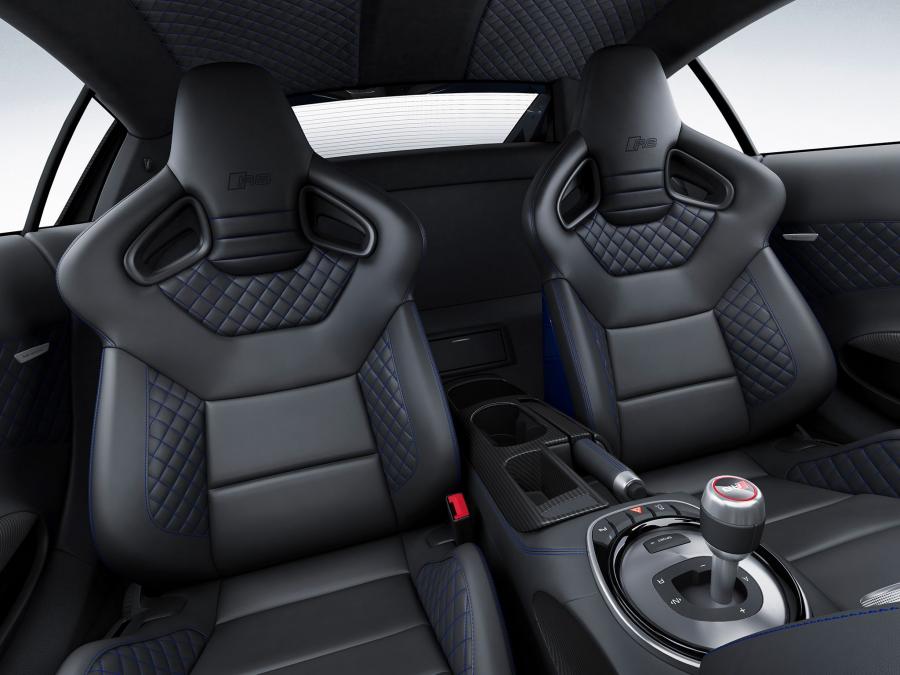 Интерьер Audi R8 LMX 2014 года  (фото 2 из 39)